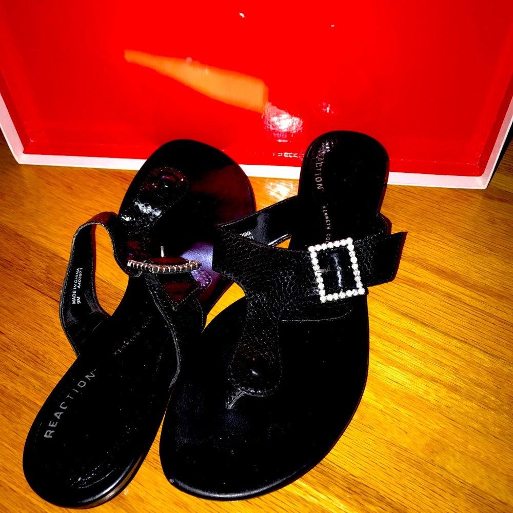 Small heeled shoe